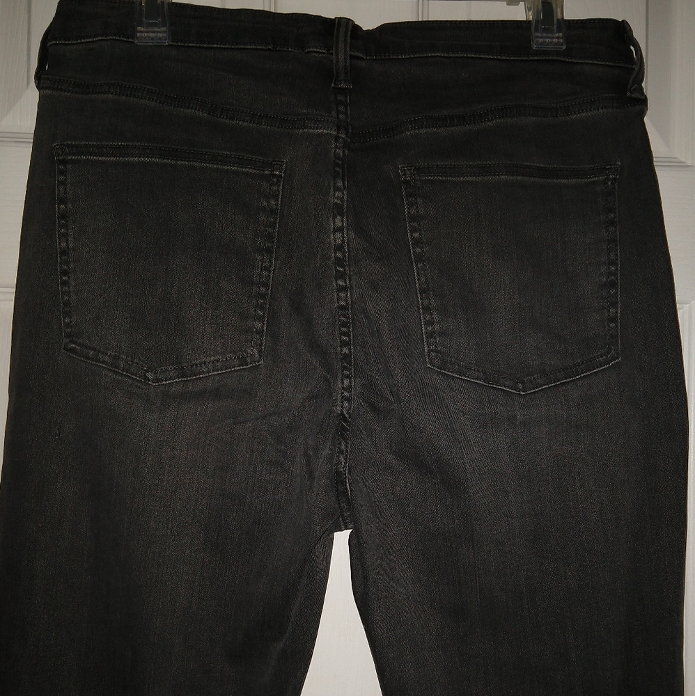 Host Pick 🎉 Uniqlo jeans - Picture 3 of 7